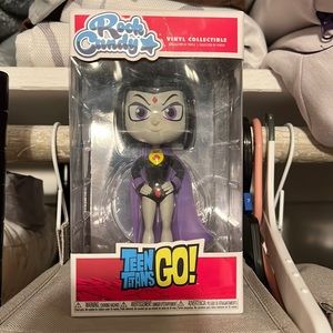 Teen titans go, Raven figure.